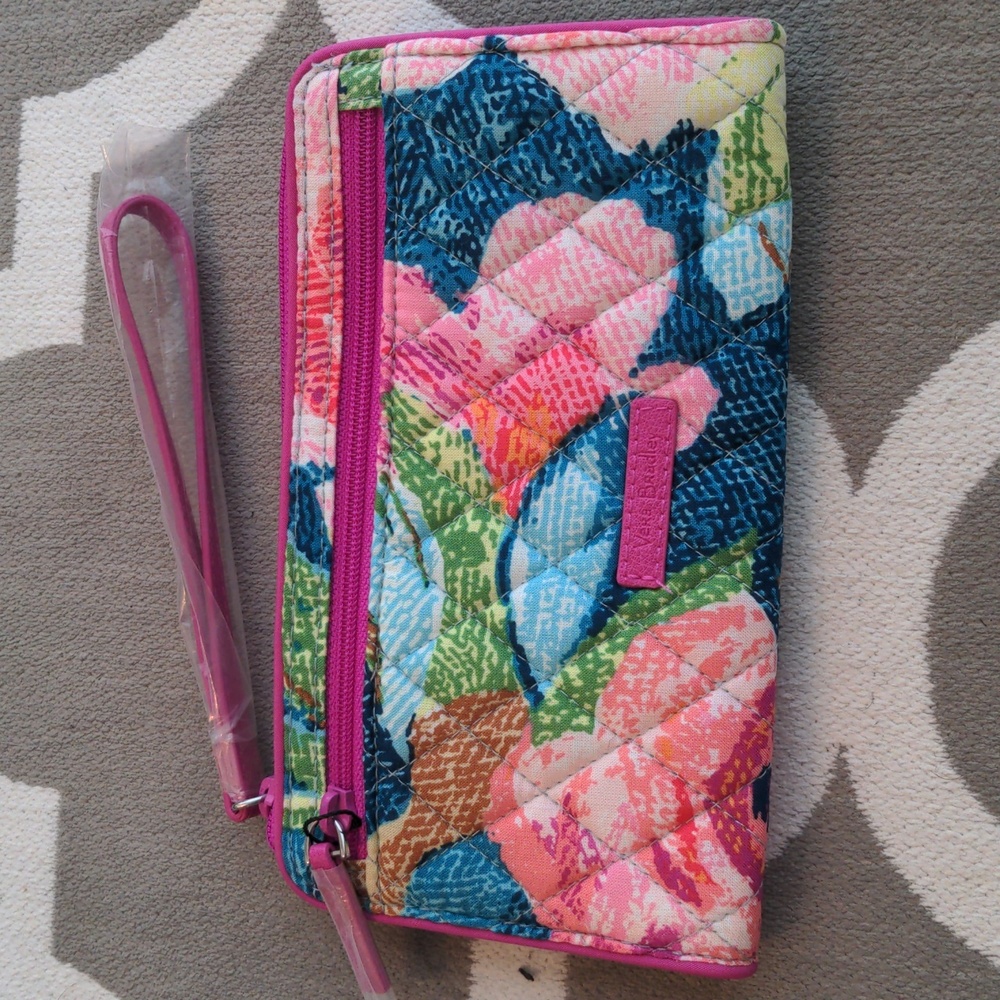Vera Bradley Pink Floral Wristlet Wallet with RFID NWT
